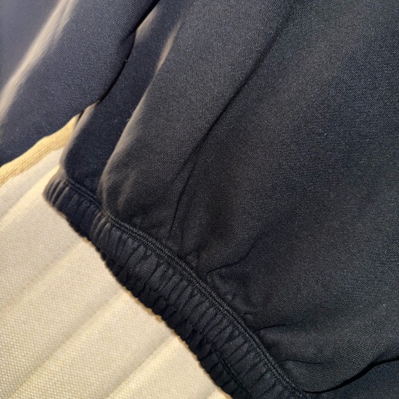 Cropped Zara Black Hooded Sweater - Picture 8 of 11